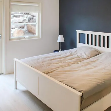 Holiday home 4 Bedroom Stunning In Farsund