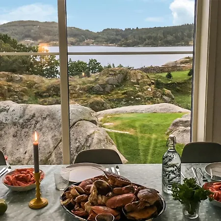 4 Bedroom Stunning In Holiday home