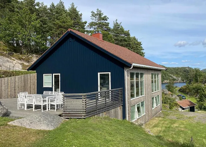 Feriehus Stunning In With Wifi Farsund